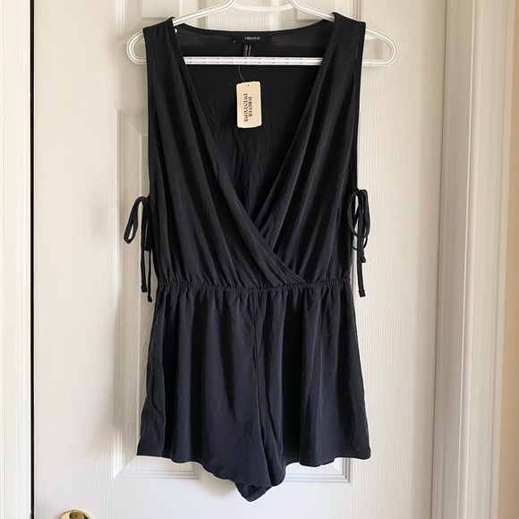 NWT - Forever 21 - Romper - Picture 1 of 5